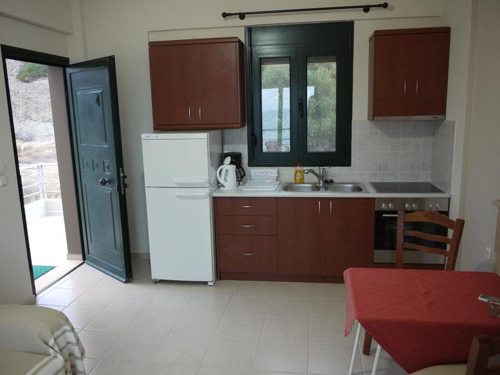 Portela Apartments Kampoula Keratókambos Kamer foto