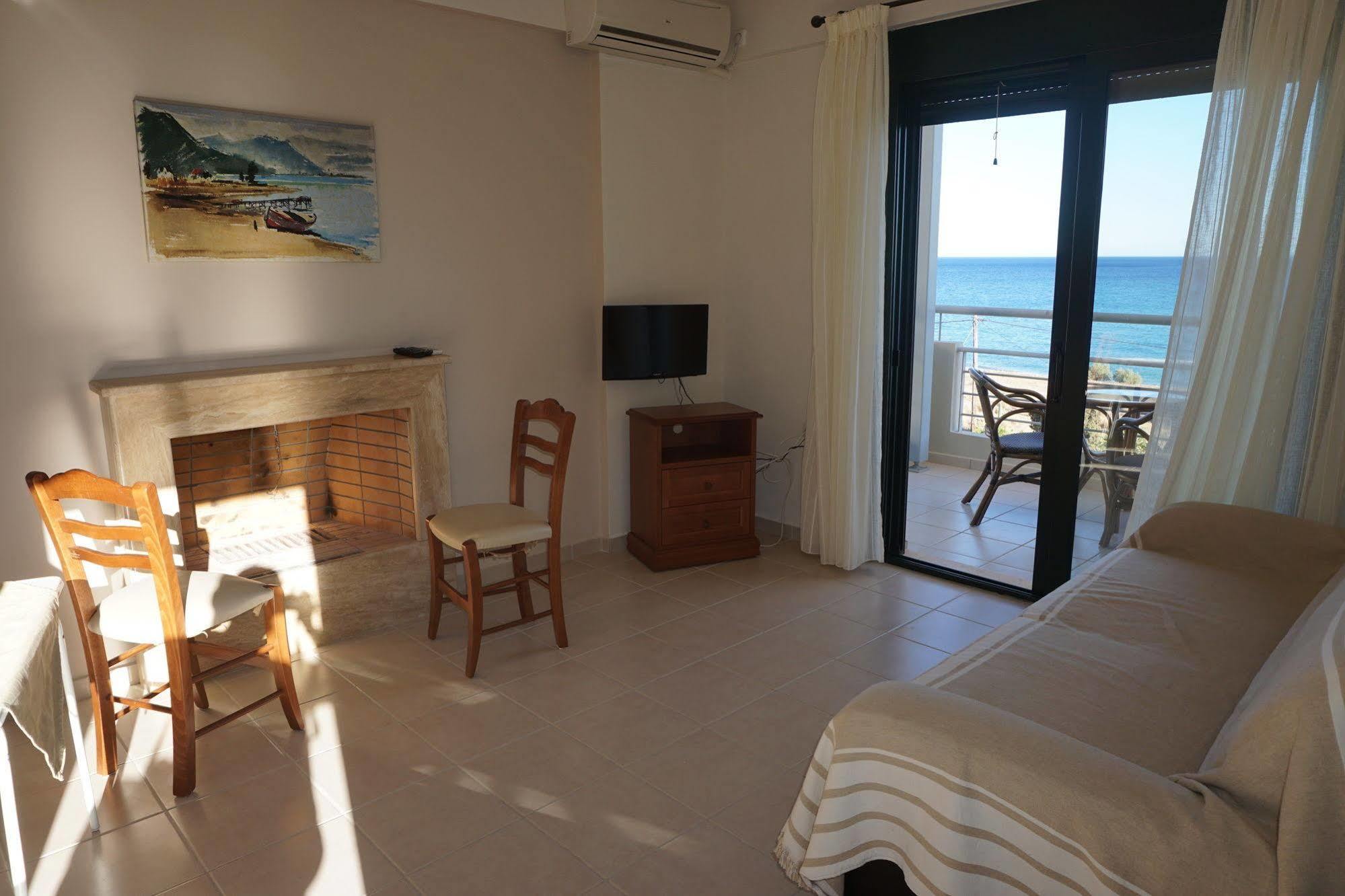 Portela Apartments Kampoula Keratókambos Buitenkant foto